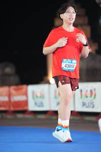 BIB: 43856, 1001
                            <button type="button" onclick="openModal(19767388)" class="btn btn-primary btn-sm float-right btn-popup" data-toggle="modal" data-target=".modal-high-quality">
                        <i class="fas fa-shopping-cart"></i> Add to Cart
                    </button>
                                            <button type="button" onclick="isThisMe(19767388, true)" class="btn btn-success btn-sm float-right btn-popup btn-isme hidden" data-toggle="tooltip" data-placement="bottom" title="นี่คือรูปของคุณใช่ไหม คลิกที่นี่เพื่อเอาเข้าอัลบั้ม">
                        <i class="fas fa-plus"></i> Add to album
                    </button>
                    <button type="button" onclick="isThisMe(19767388, false)" class="btn btn-warning btn-sm float-right btn-popup btn-isnotme hidden">
                        <i class="fas fa-ban"></i> Remove from album
                    </button>